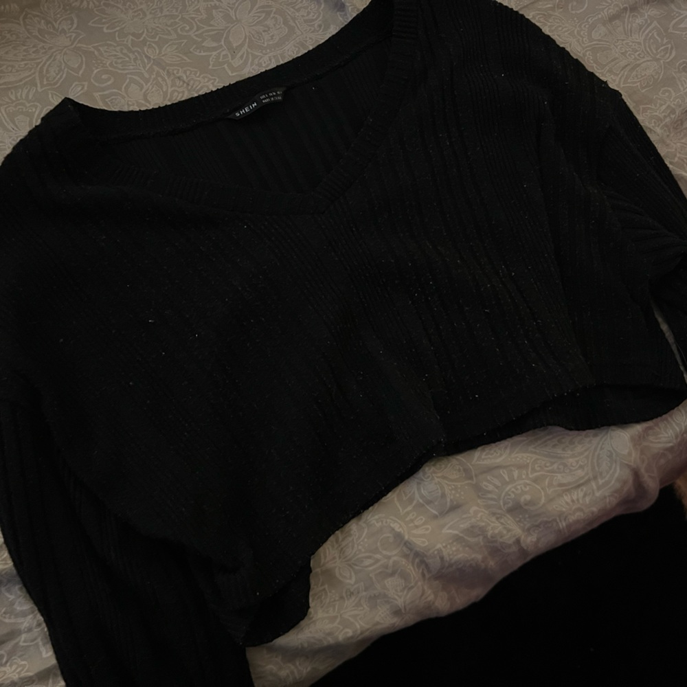 BLACK CROPPED SWEATER SHEIN